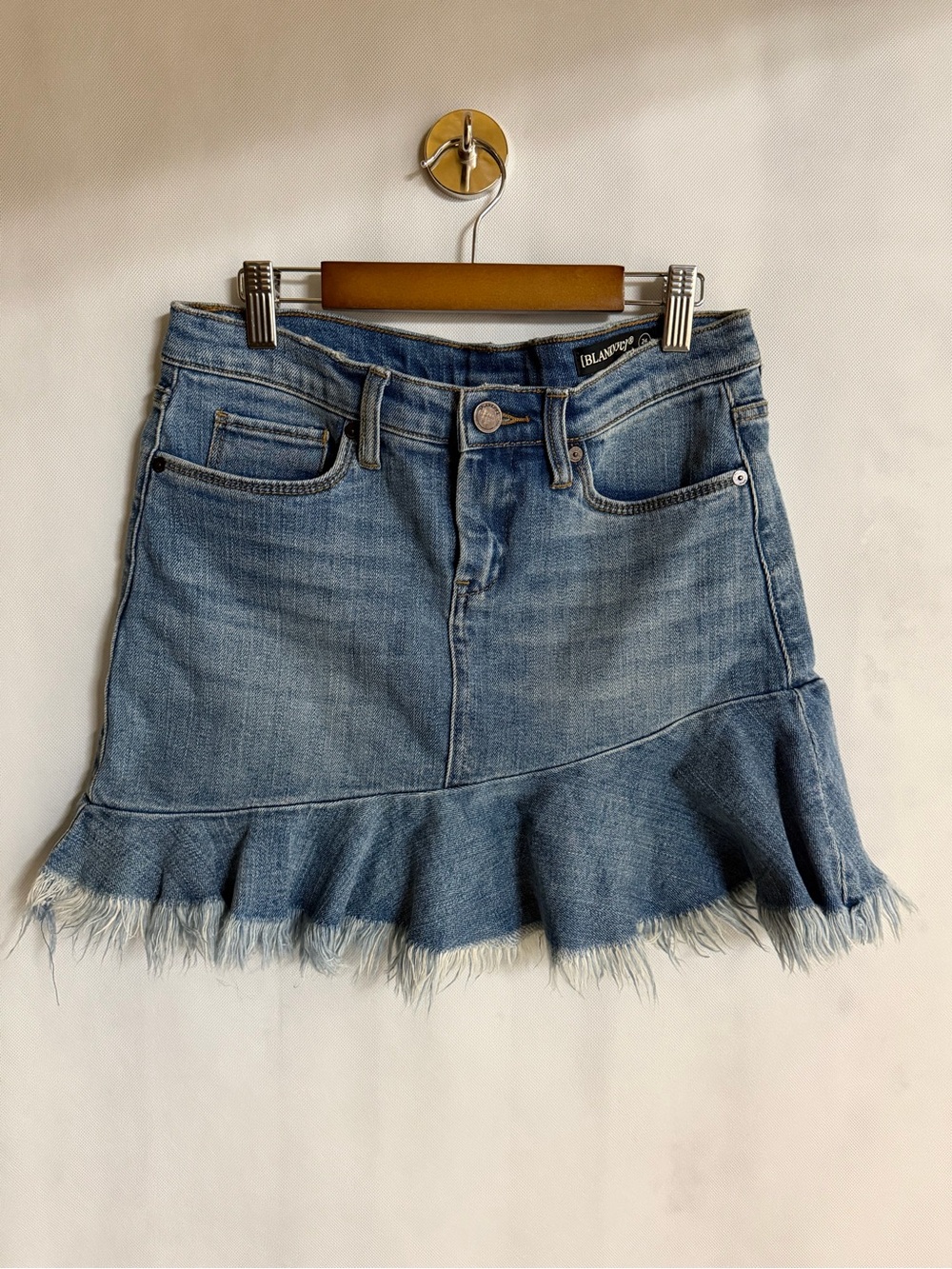 BLANKNYC Light Wash Denim Ruffle Raw Hem Mini Skirt Size 26 NWOT